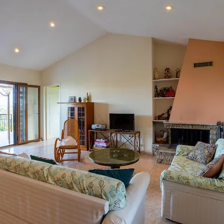 Marva - Comfortable 8-person Retreat