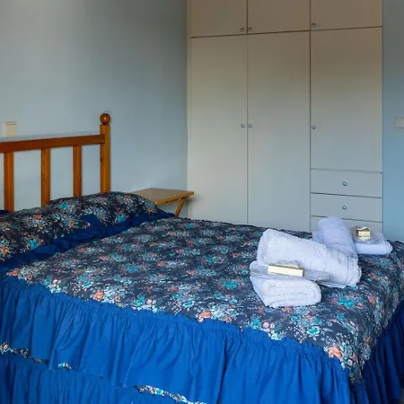 Marva - Comfortable 8-person Retreat Neromilos
