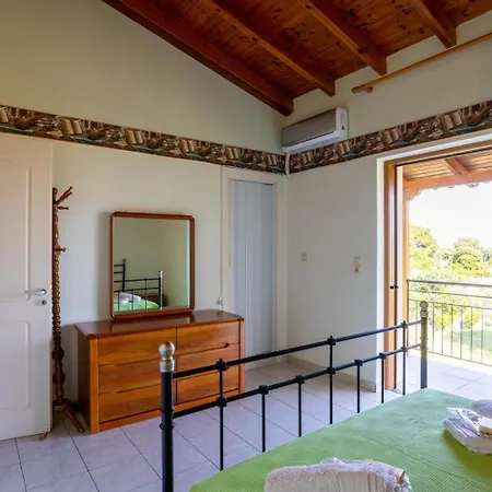 Marva - Comfortable 8-person Retreat Neromilos